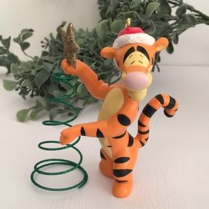 NIB 2002 Tigger’s Springy Tree Hallmark Keepsake Ornament